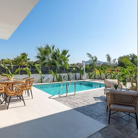 Davlakos Rea Apartment